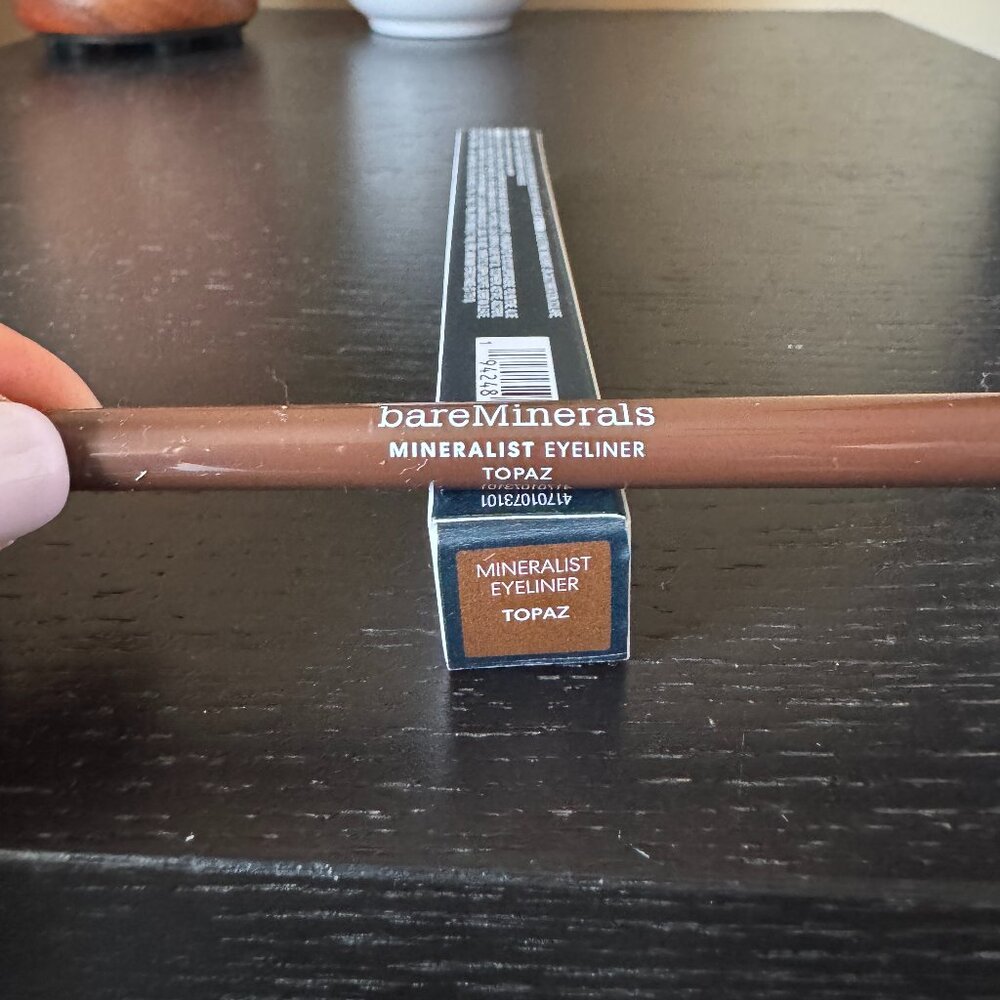 bareMinerals Mineralist Lasting Eyeliner in Shade Topaz